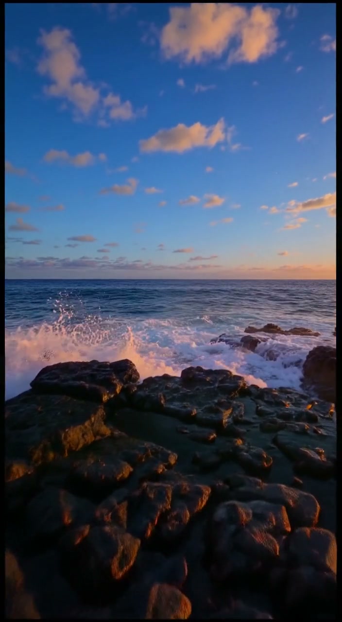 Unretouched volcanic shoreline output frame around 4.5 seconds
